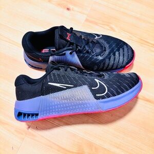 Nike Black and Blue Women's Sneakers